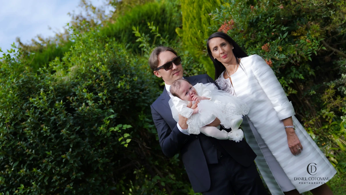 Serviciu fotografic botez - captarea momentelor prețioase